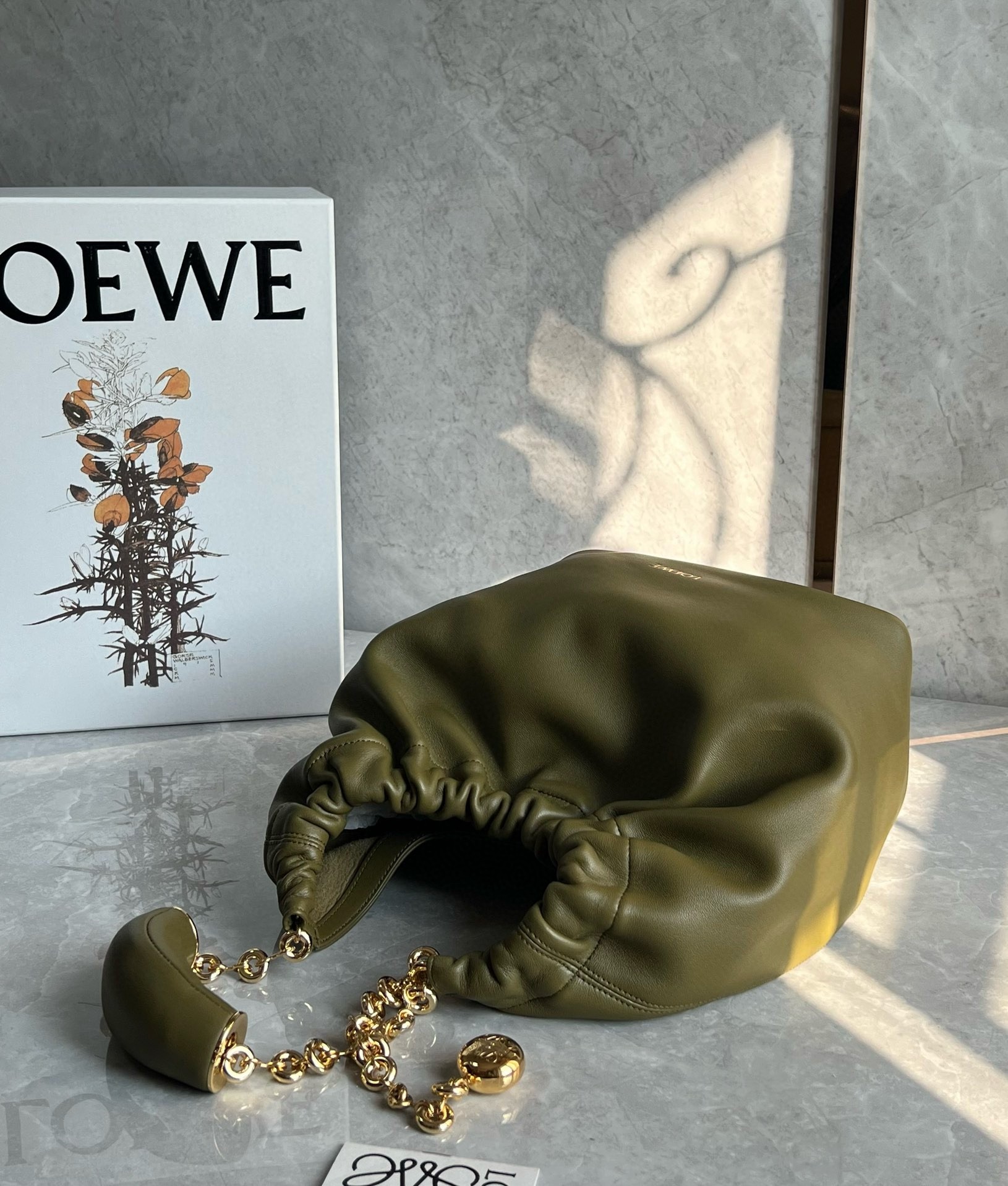 L0ew* small squeeze bag in olive nappa lambskin