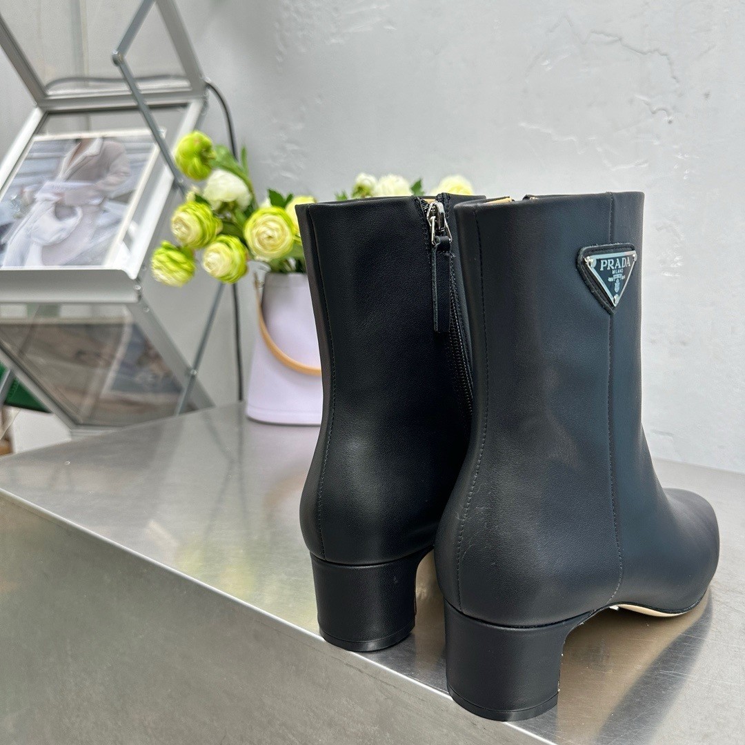 Pra*a ankle boots 55mm in black leather