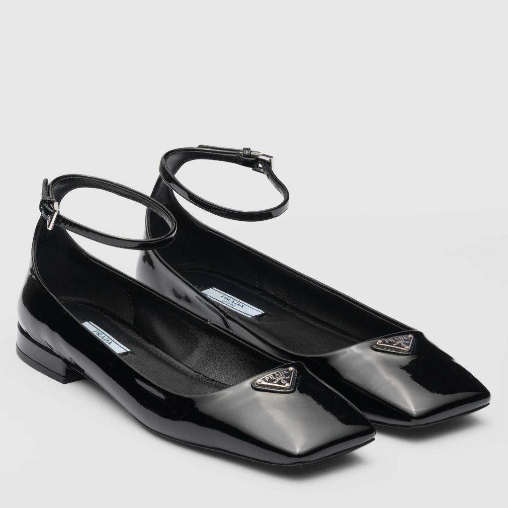 Pra*a ballerinas in black patent leather
