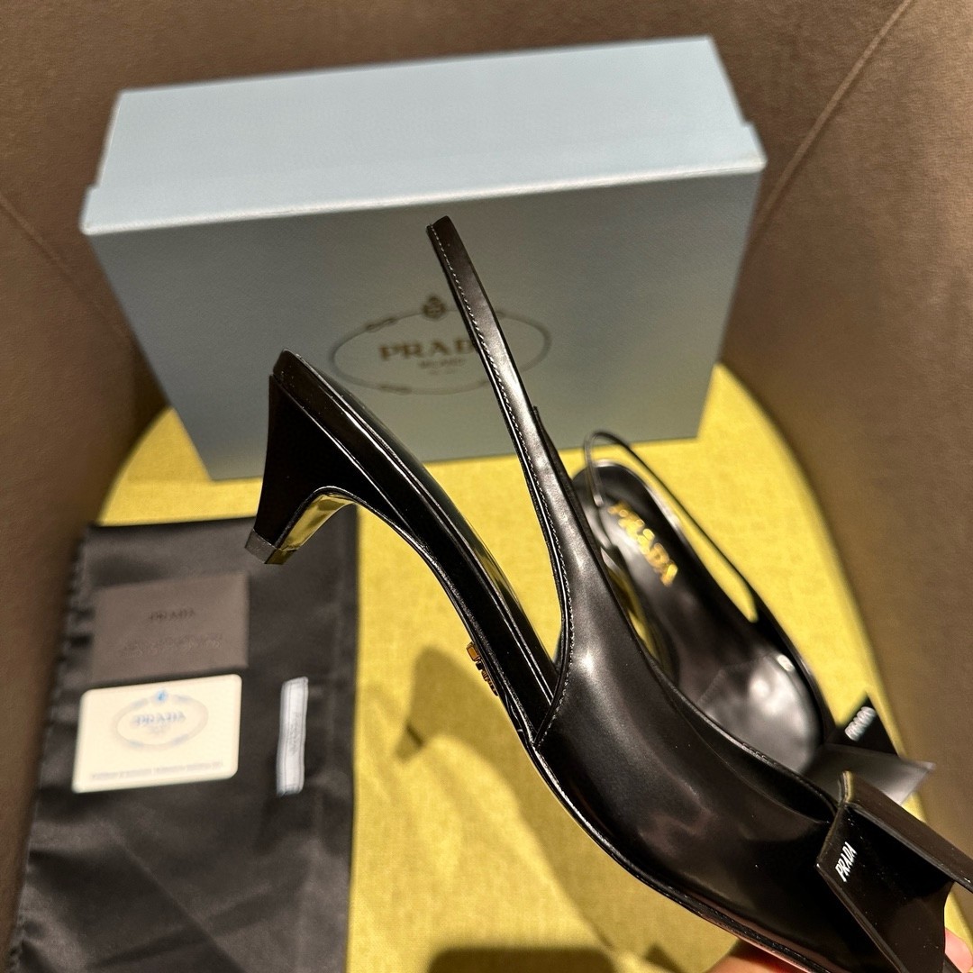 Pra*a slingback pumps 45mm in black brushed leather
