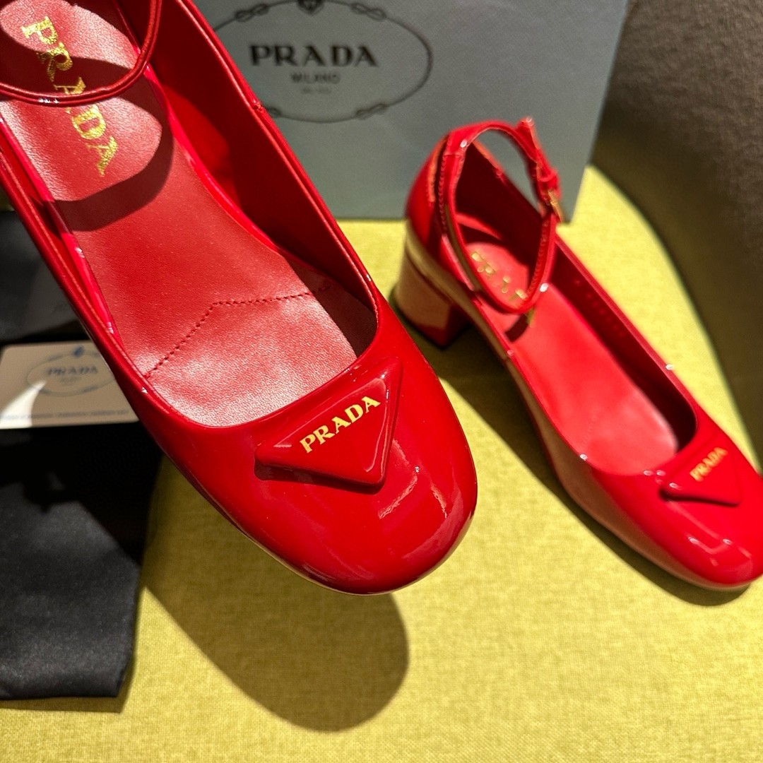 Pra*a pumps 35mm in red patent leather