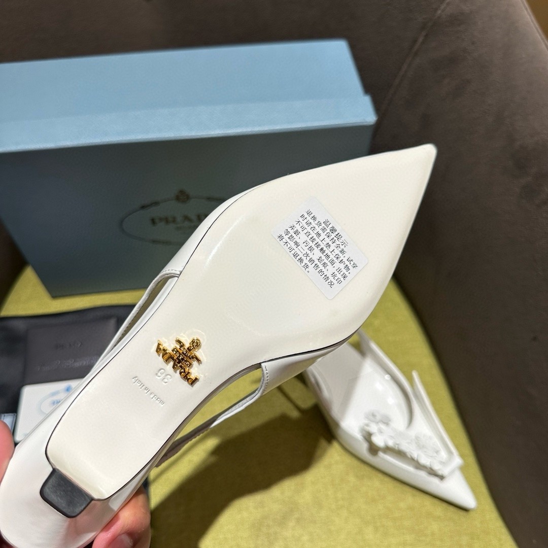 Pra*a pumps 45mm in white leather with floral appliques
