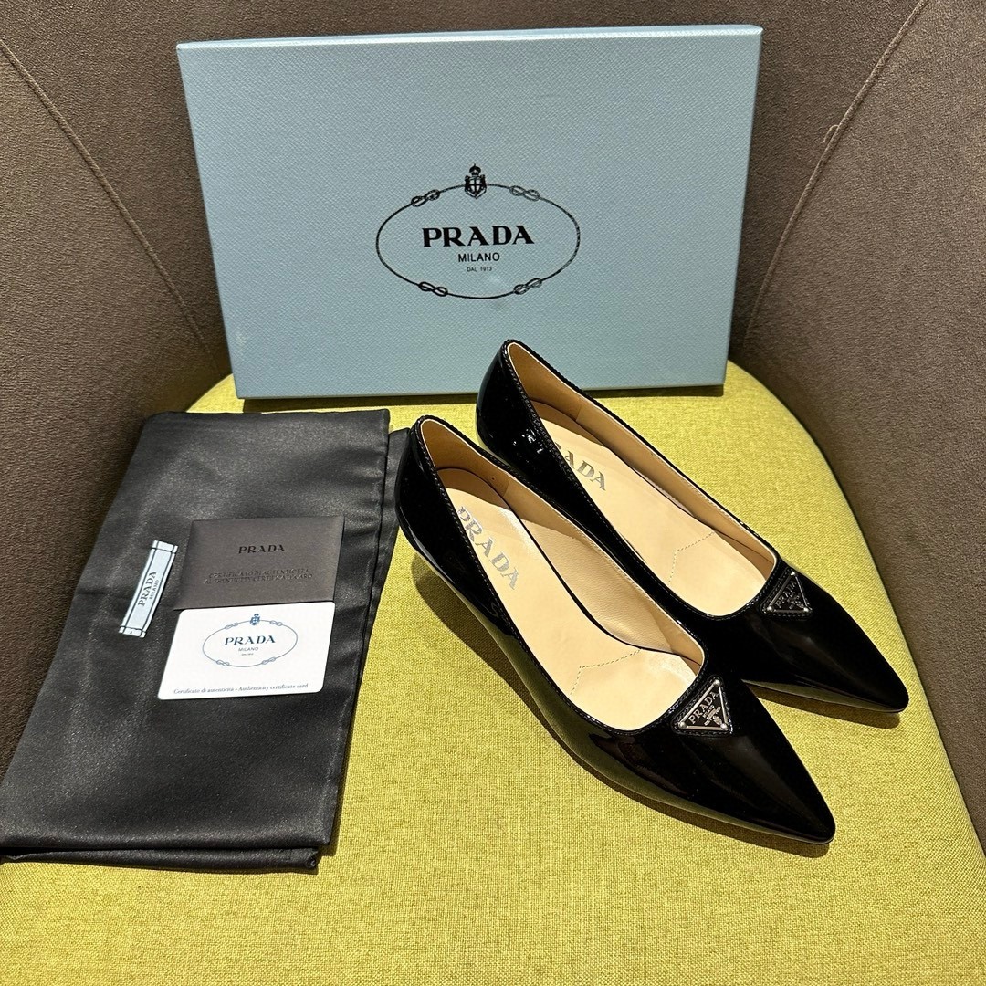 Pra*a pumps 55mm in black patent leather