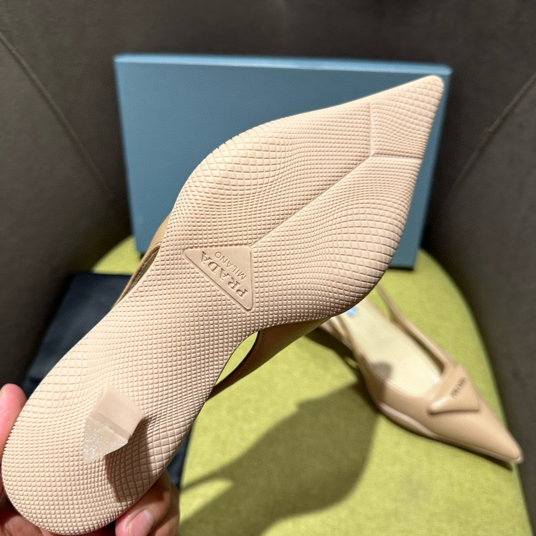Pra*a slingback pumps in powder padded leather