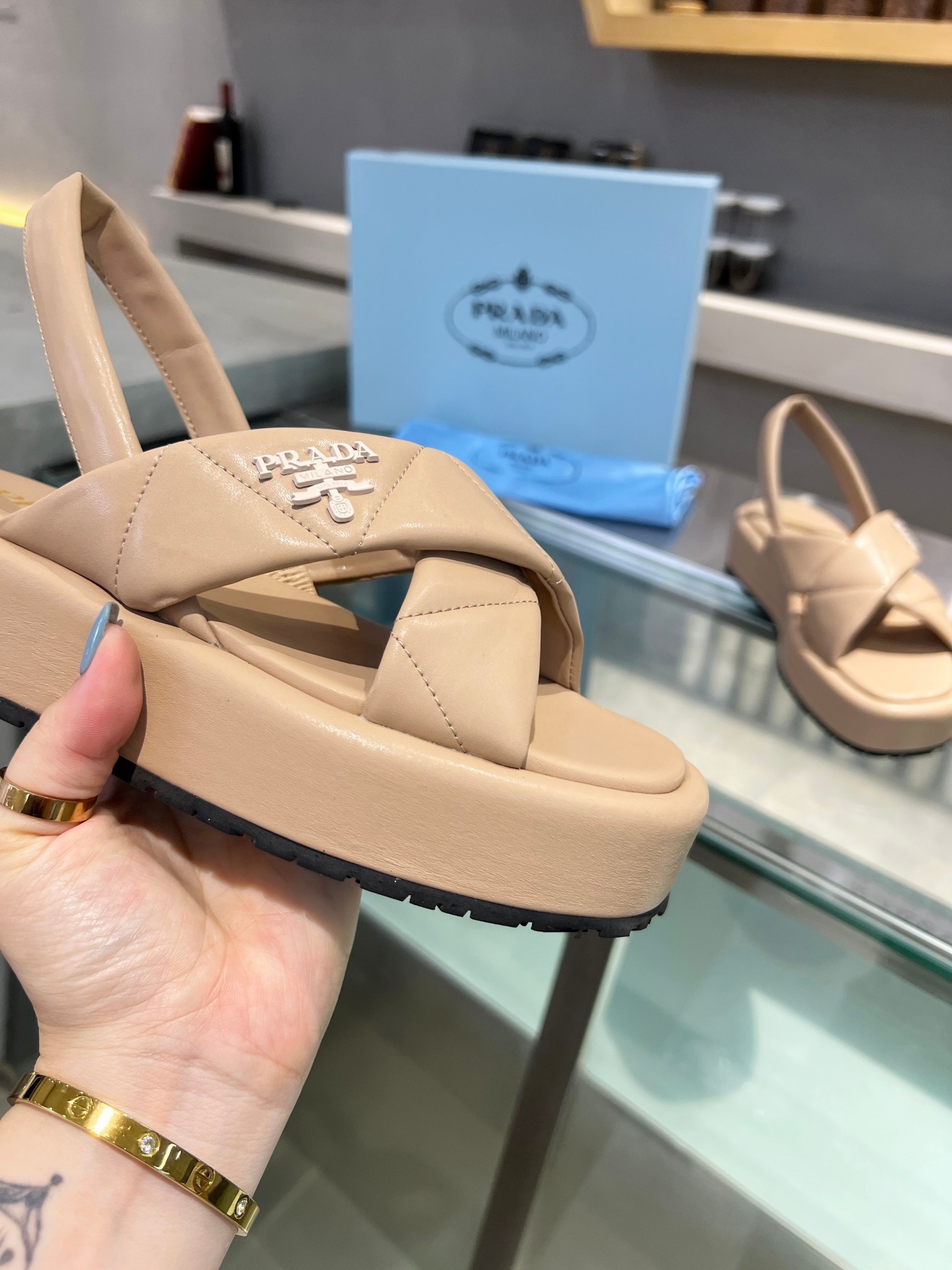 Pra*a flatform sandals in beige quilted nappa leather