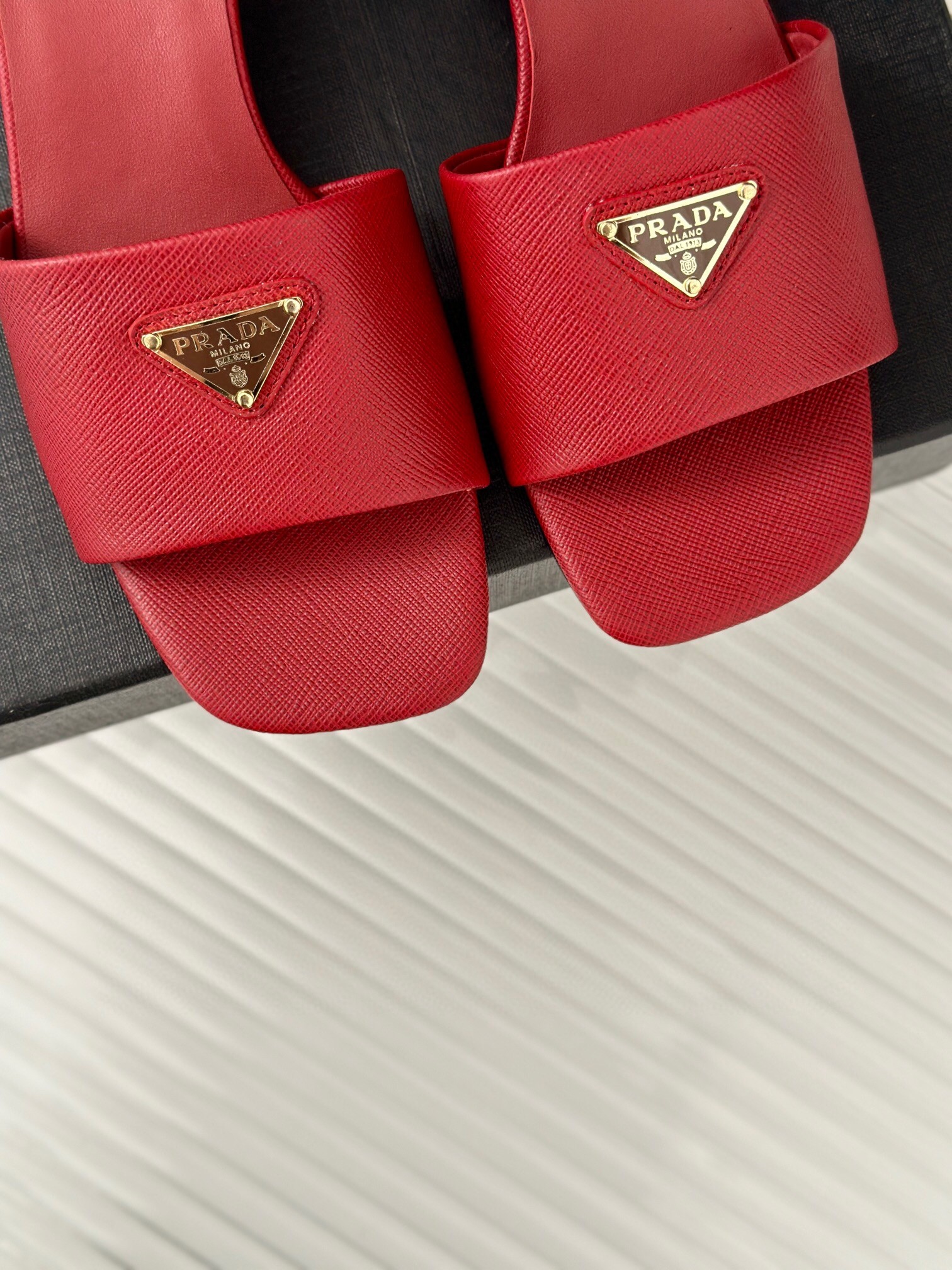 Pra*a heeled sandals 35mm in red saffiano leather