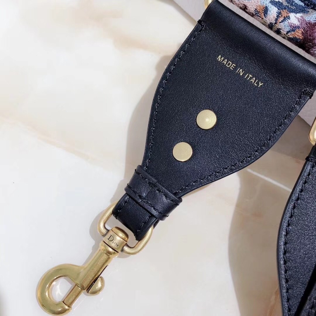D*or pink kaleiD*orscopic shoulder strap