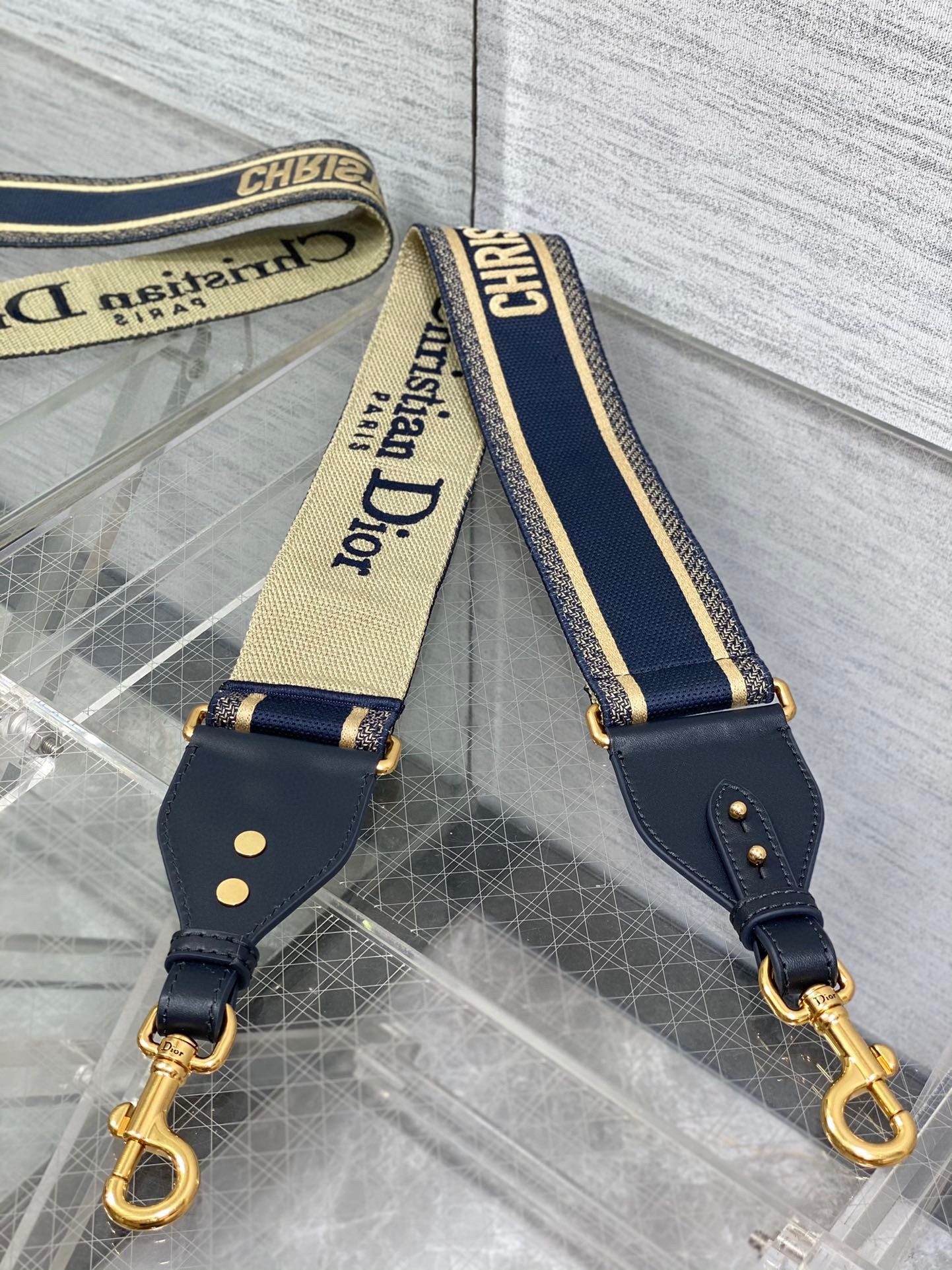 D*or shoulder strap with ring in blue embroidery canvas
