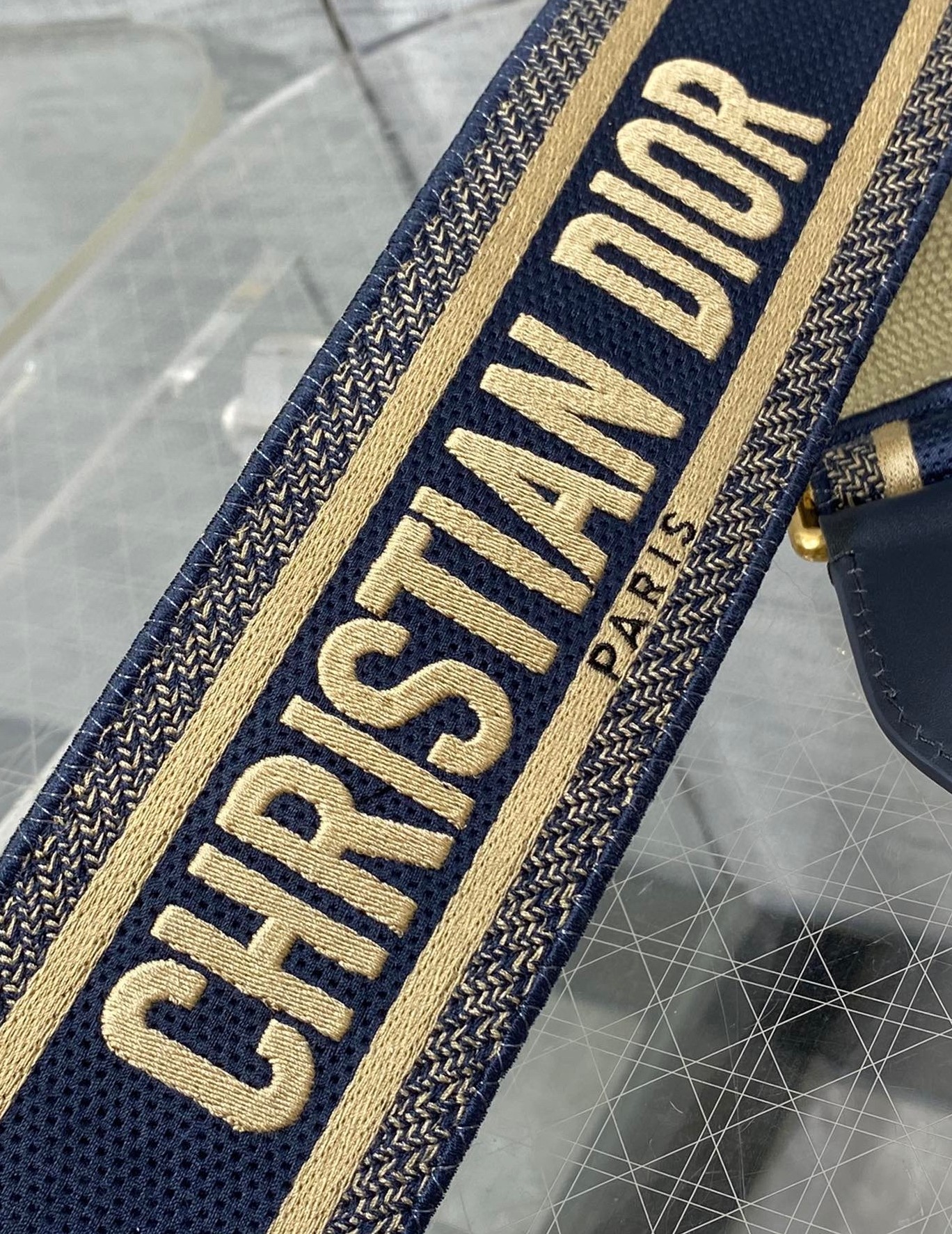 D*or shoulder strap with ring in blue embroidery canvas