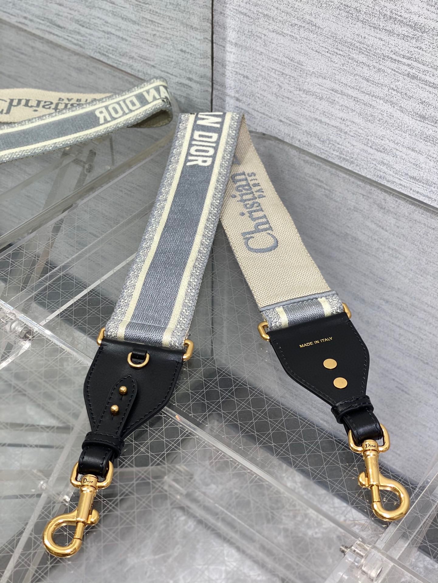 D*or shoulder strap with ring in grey embroidery canvas