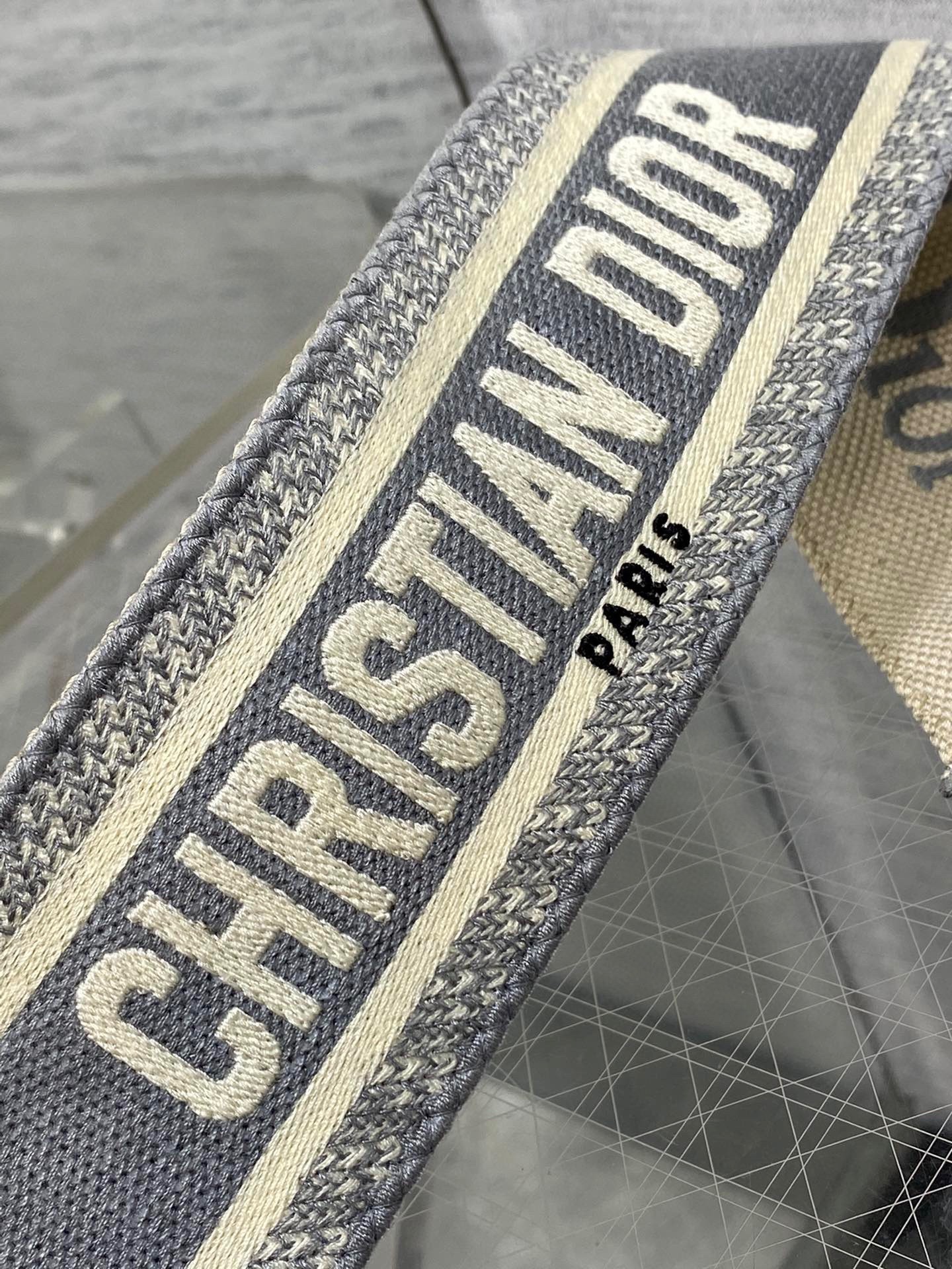 D*or shoulder strap with ring in grey embroidery canvas