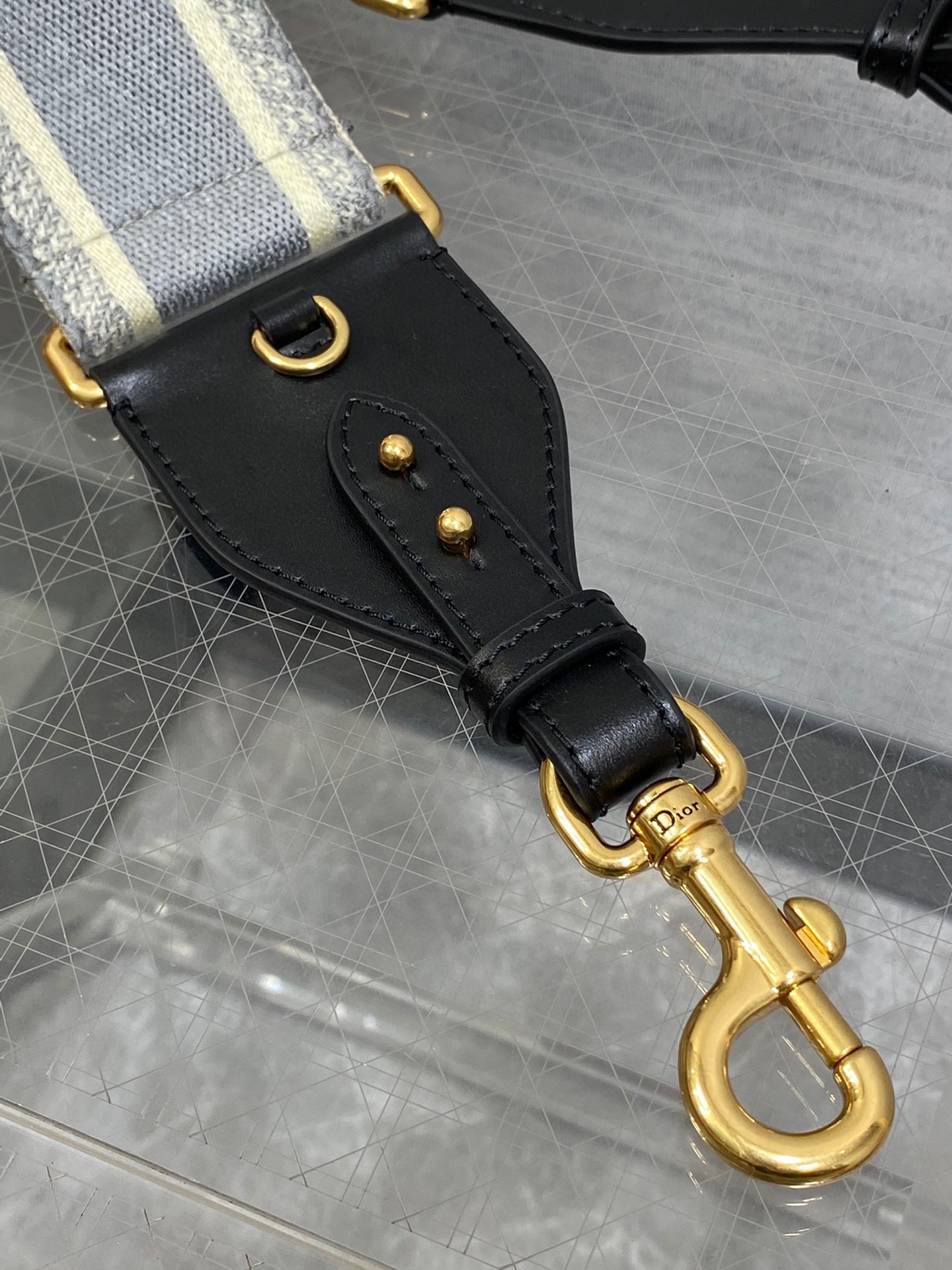 D*or shoulder strap with ring in grey embroidery canvas