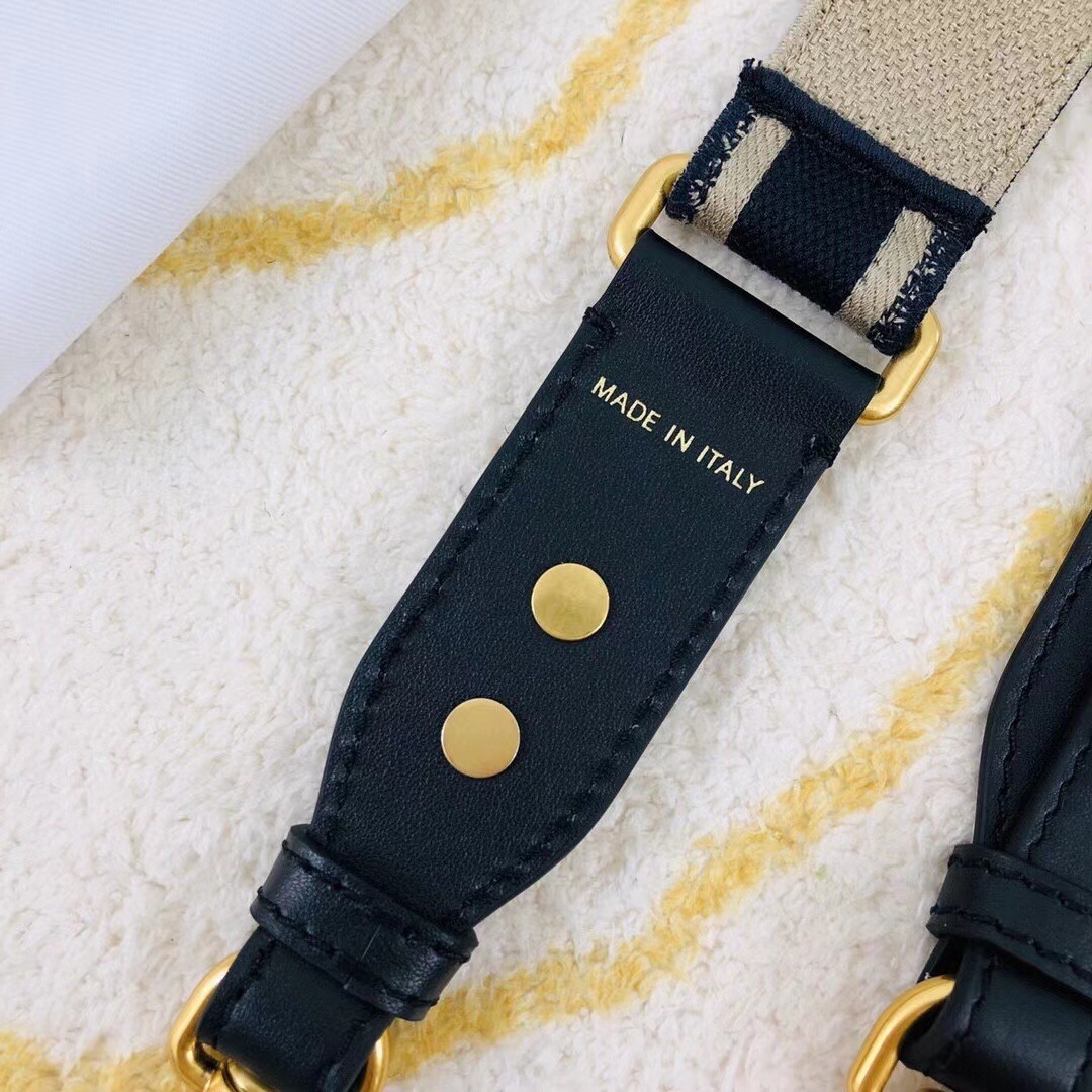 D*or blue embroidery adjustable shoulder strap