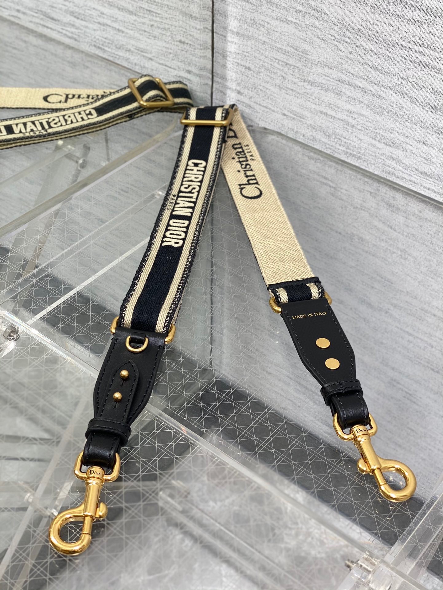 D*or adjustable shoulder strap with ring in black embroidery canvas