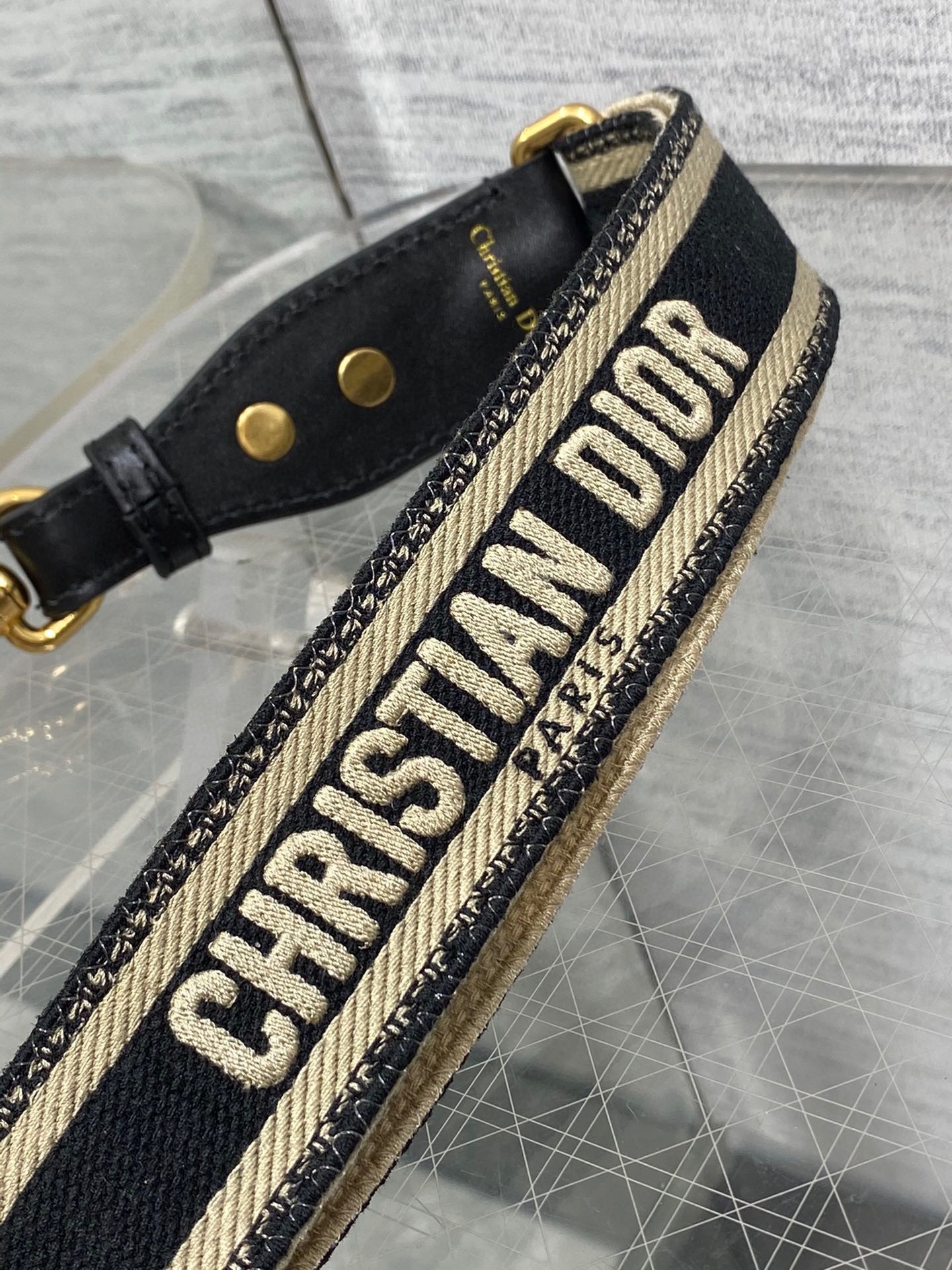 D*or adjustable shoulder strap with ring in black embroidery canvas