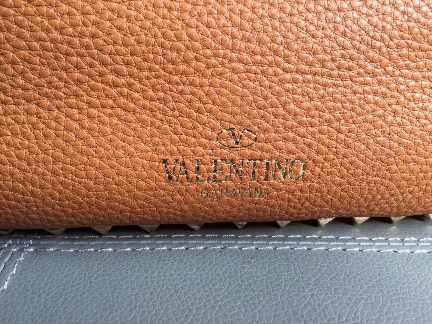 Valentino Medium Rockstud Tote Bag In Brown Grainy Calfskin