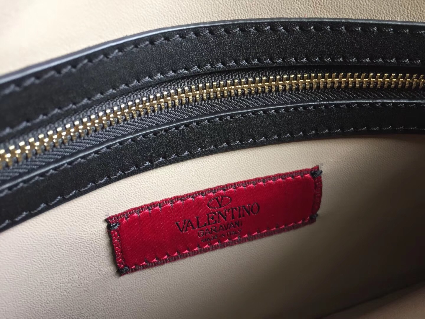Valentino Rockstud Medium Clutch In Black Calfskin