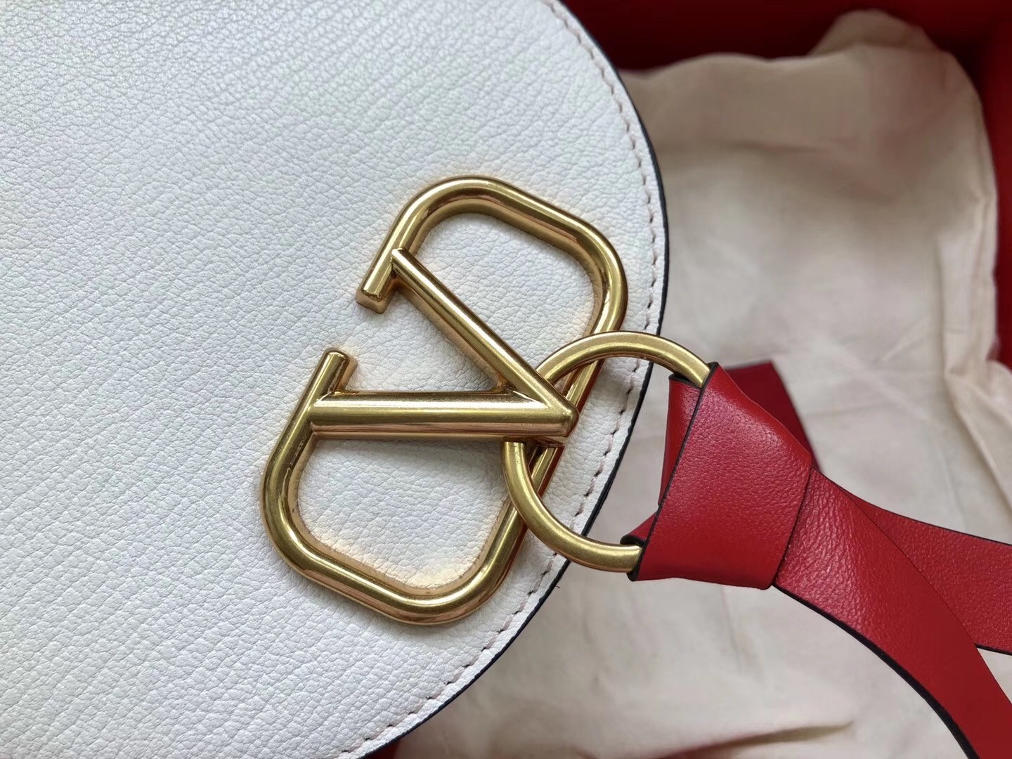 Valentino Medium Vring Crossbody Bag In White Goatskin