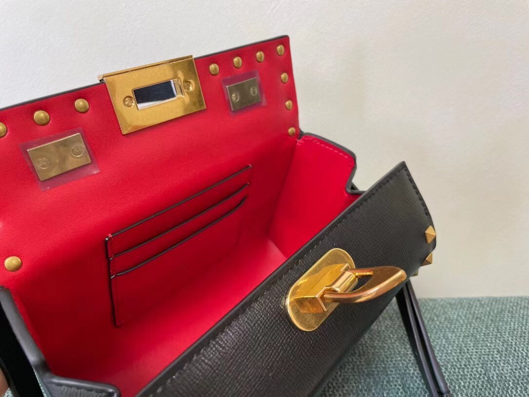 Valentino Rockstud Alcove Box Bag In Black Calfskin