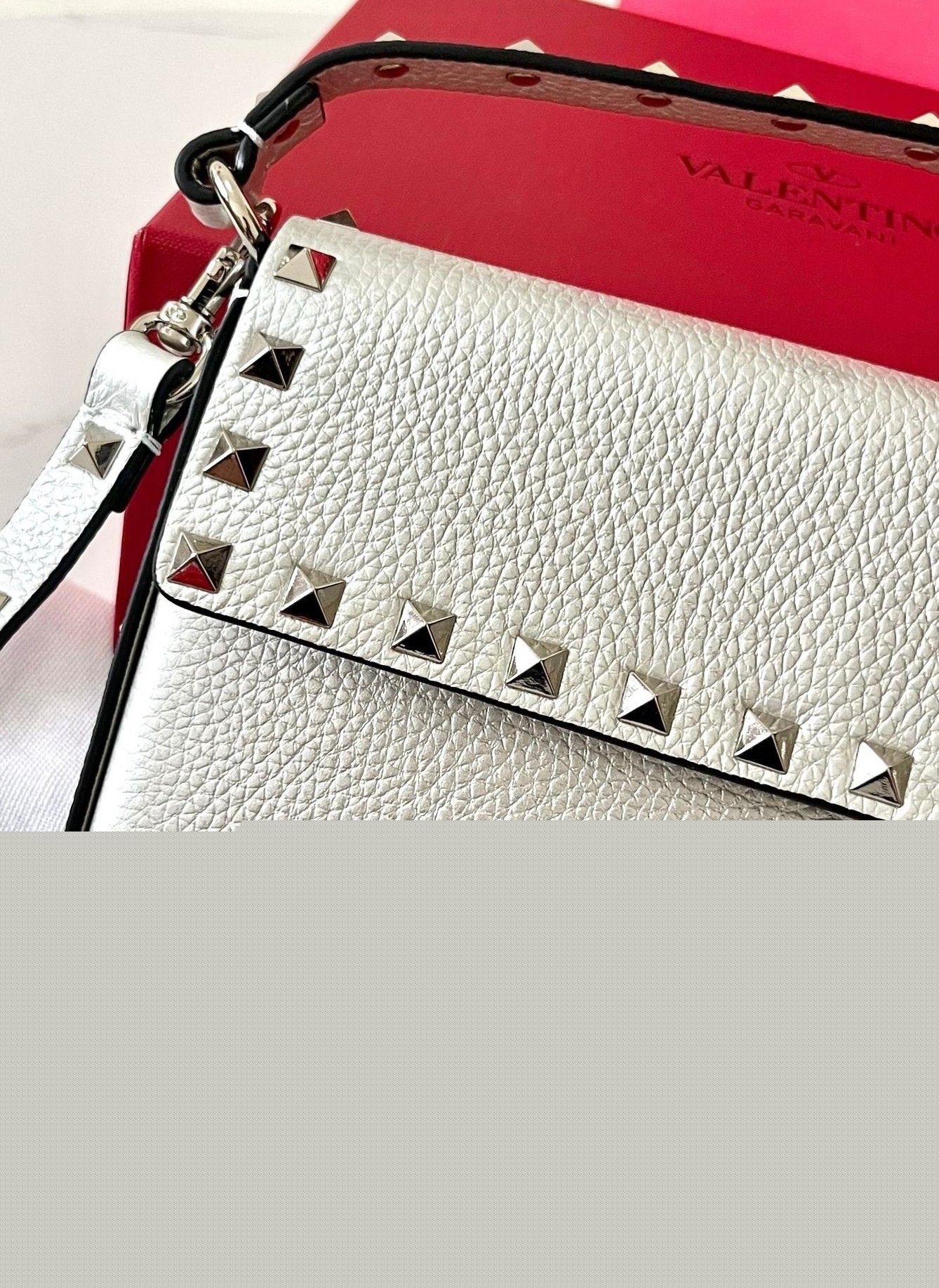 Valentino Rockstud Pouch Bag in White Grained Leather