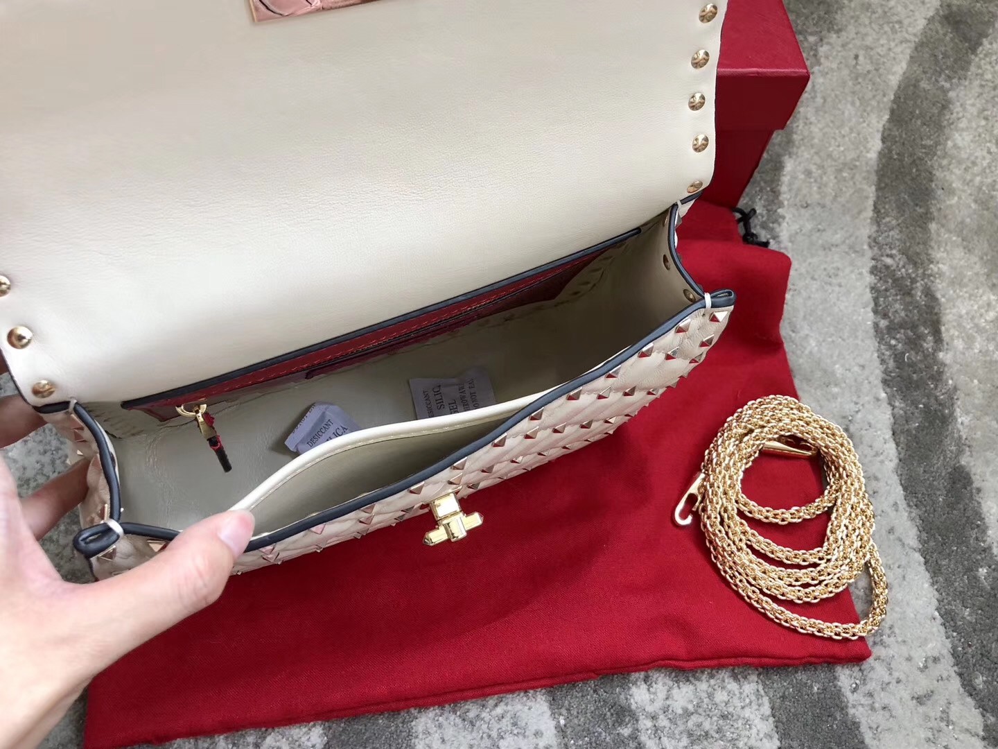 Valentino Rockstud Spike Medium Bag In White Nappa Leather