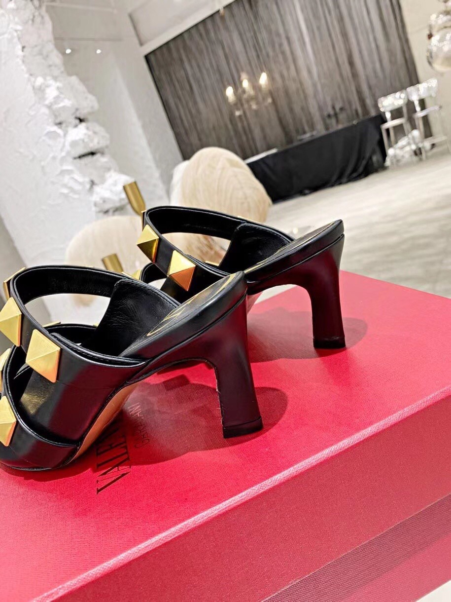 Valentino Roman Stud Mules 65mm In Black Calfskin