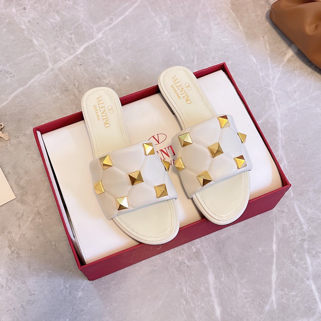 Valentino Roman Stud Flat Slides In White Quilted Nappa