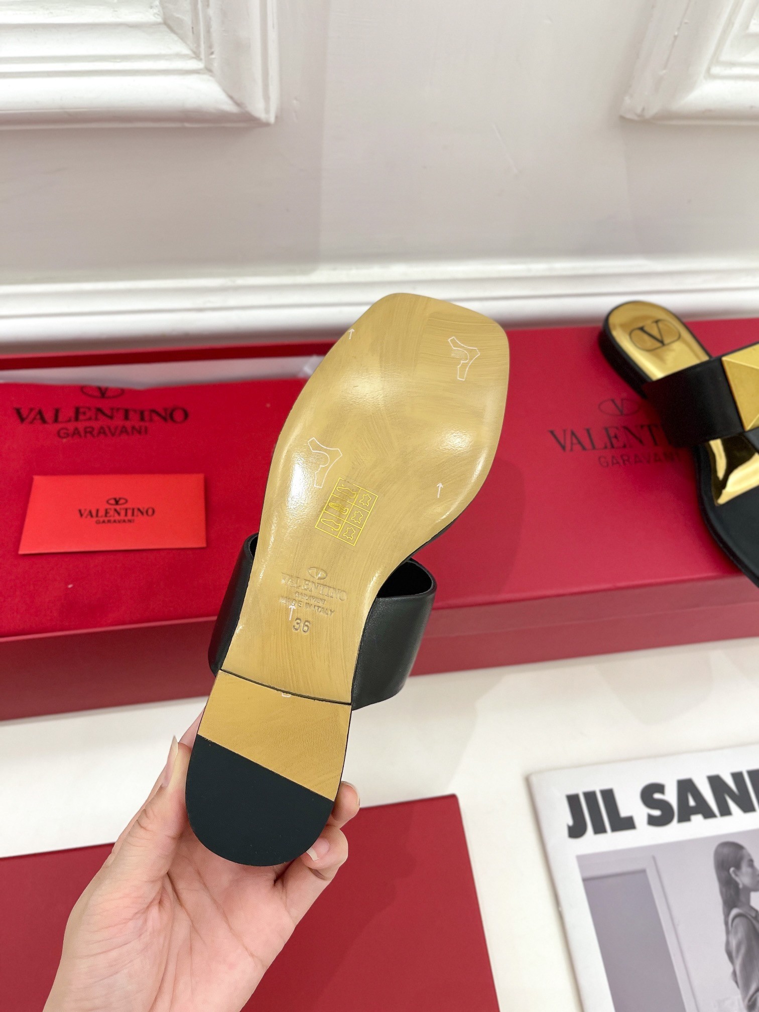 Valentino One Stud Flat Thong Sandals In Black Calfskin