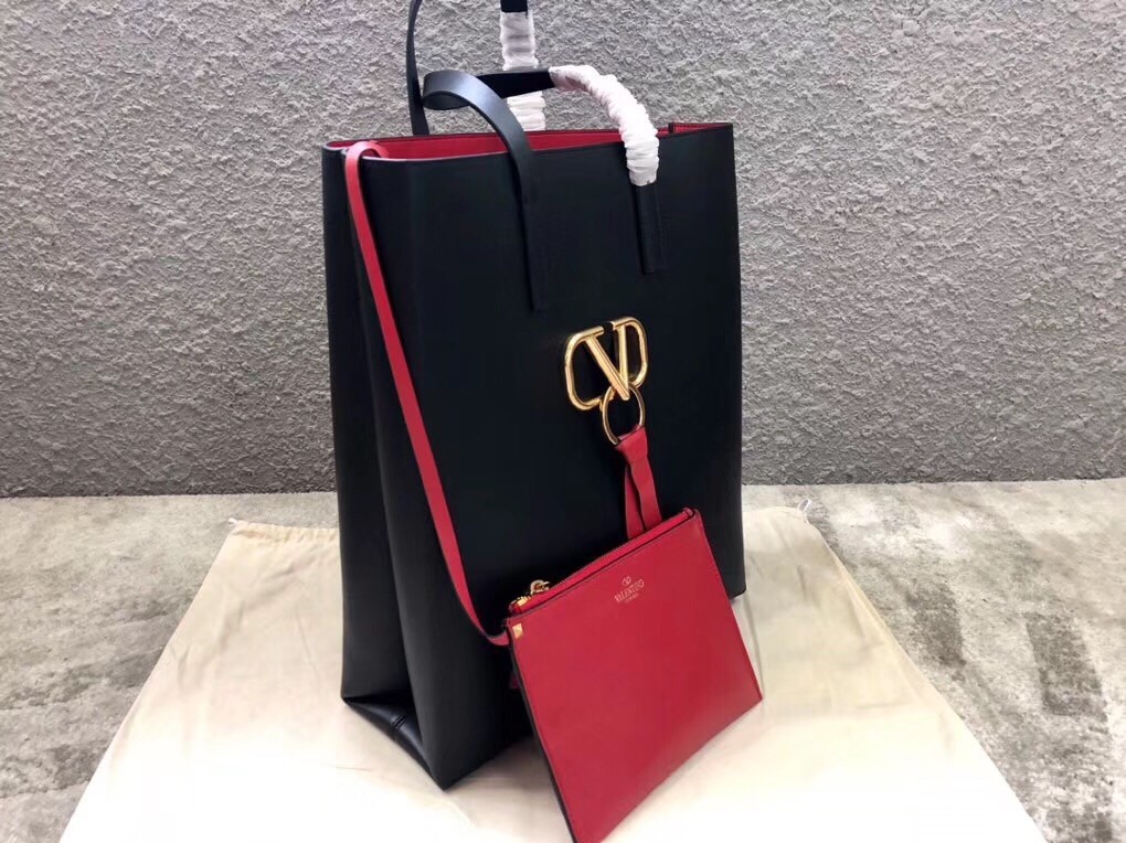 Valentino Garavani Black Large N/S Vring Shopper Bag