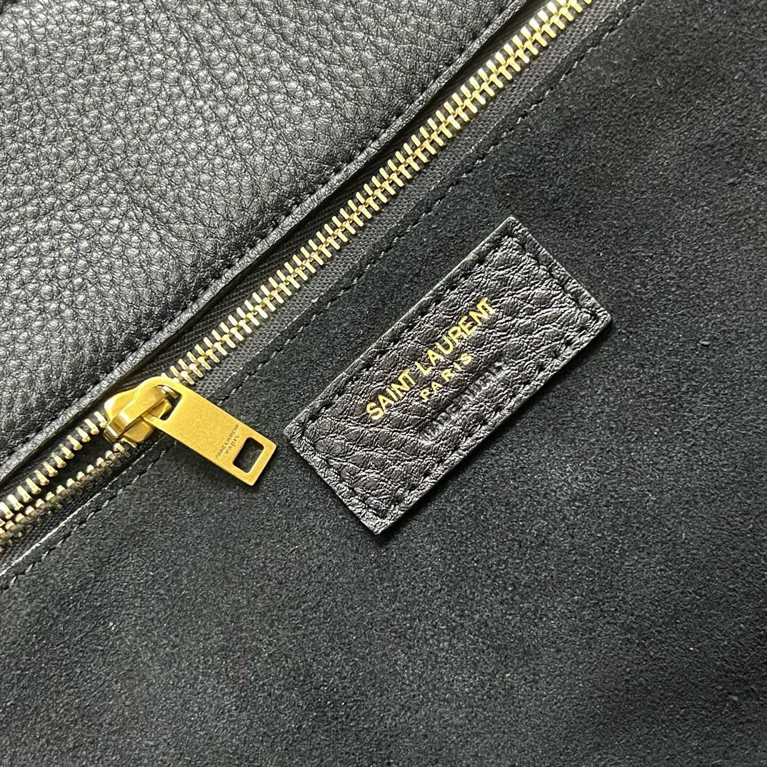 Sa**t Lau*nt bea tote bag in black grained leather