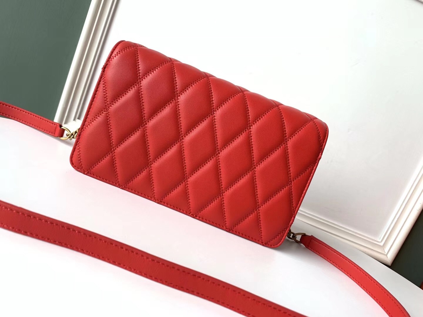 Sa**t Lau*nt angie chain bag in red diamond lambskin