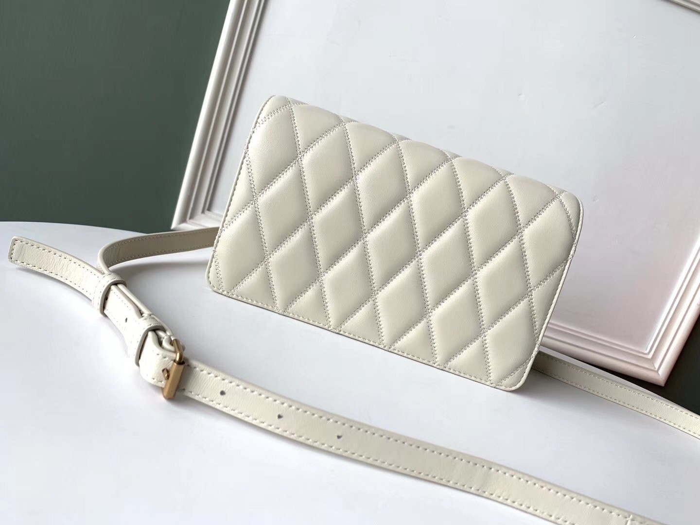 Sa**t Lau*nt angie chain bag in white diamond lambskin
