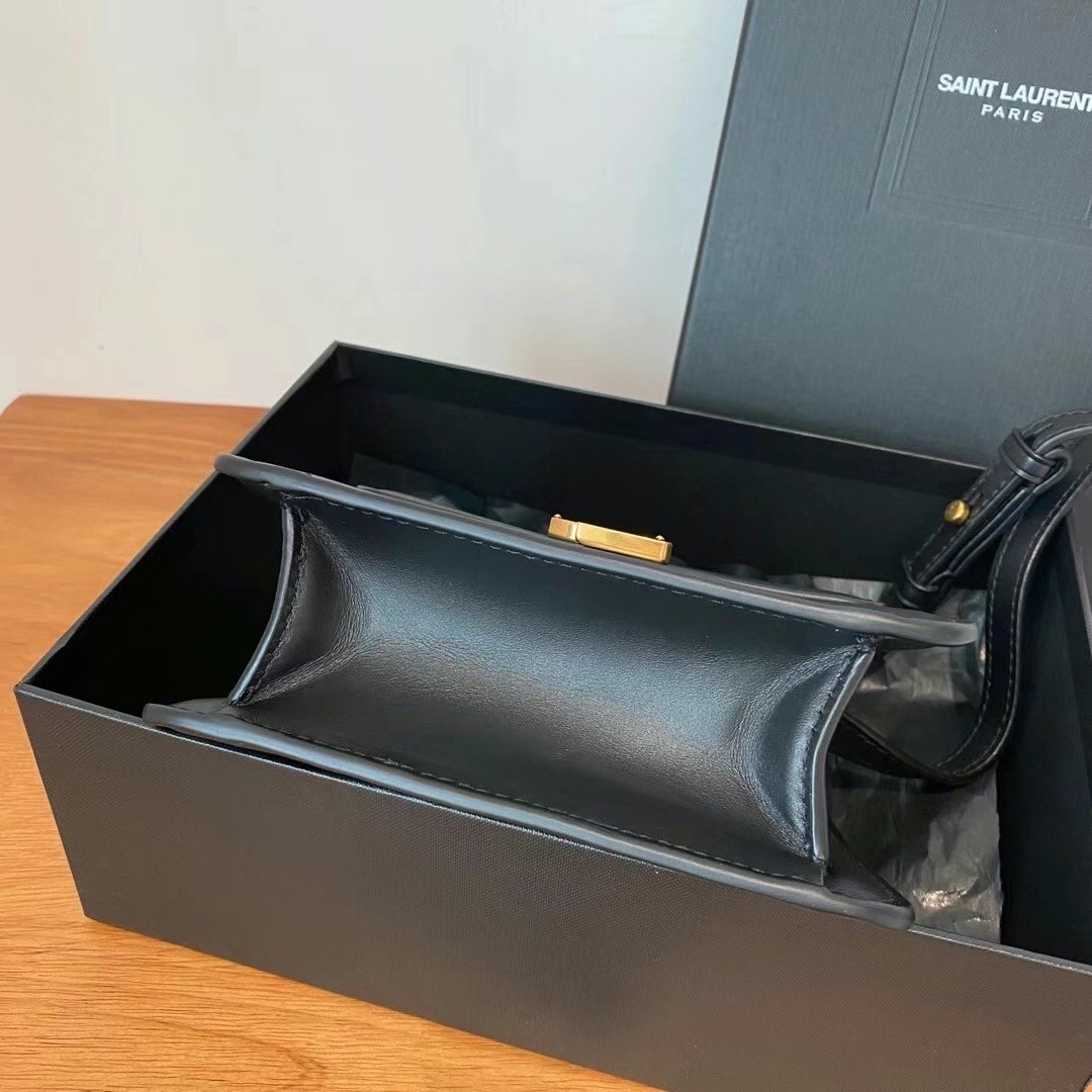 Sa**t Lau*nt kaia n0*h south bag in black leather