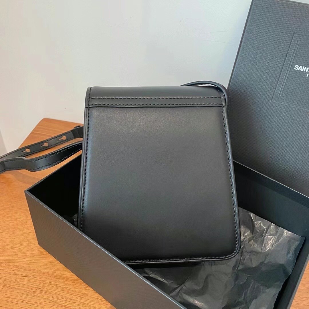 Sa**t Lau*nt kaia n0*h south bag in black leather
