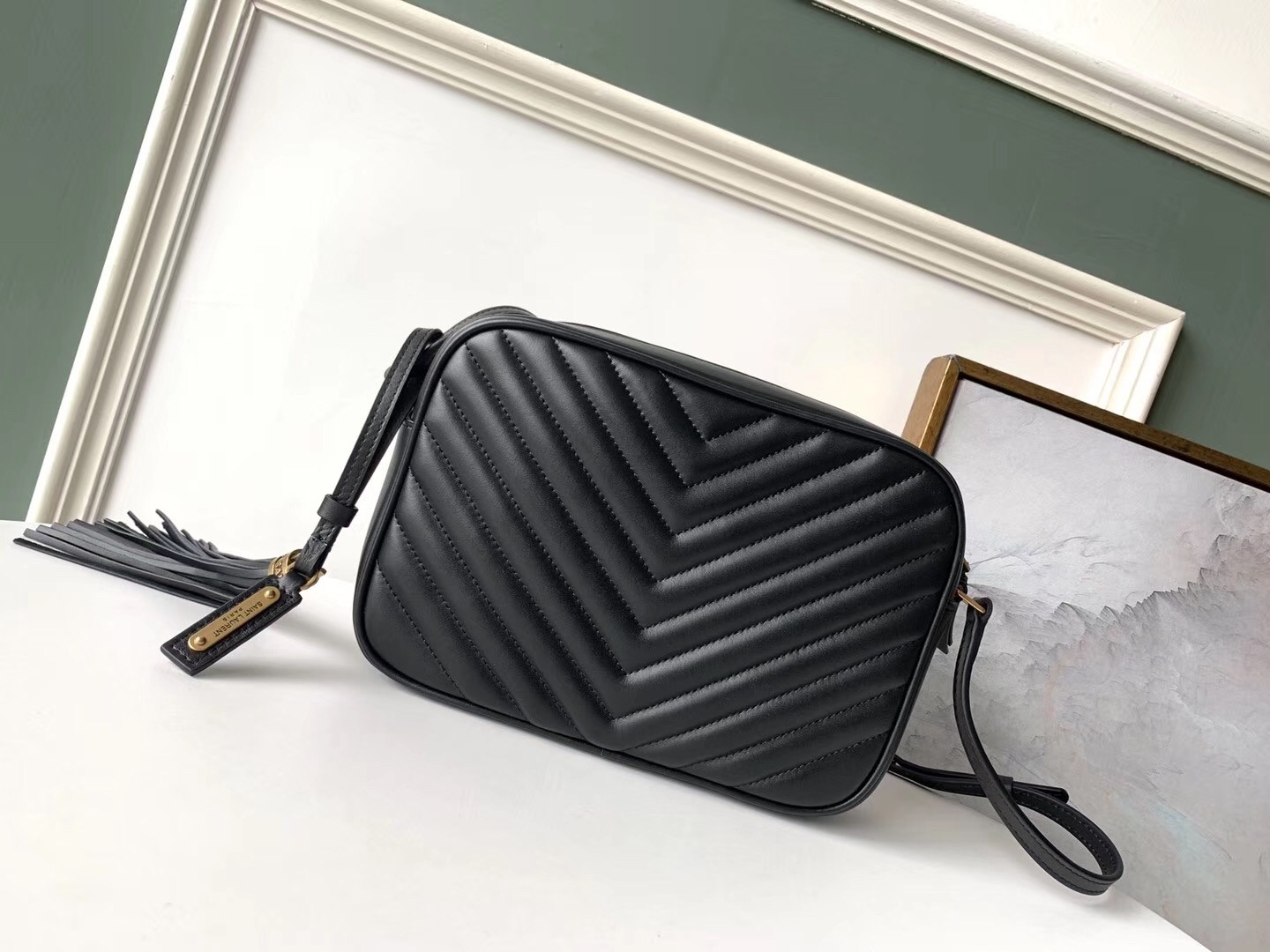 Sa**t Lau*nt lou camera bag in black leather
