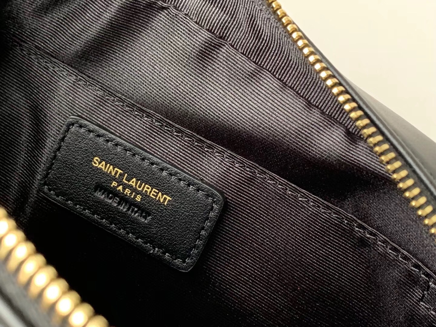 Sa**t Lau*nt lou camera bag in black leather
