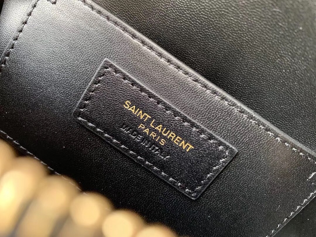 Sa**t Lau*nt le 61 camera bag in black leather