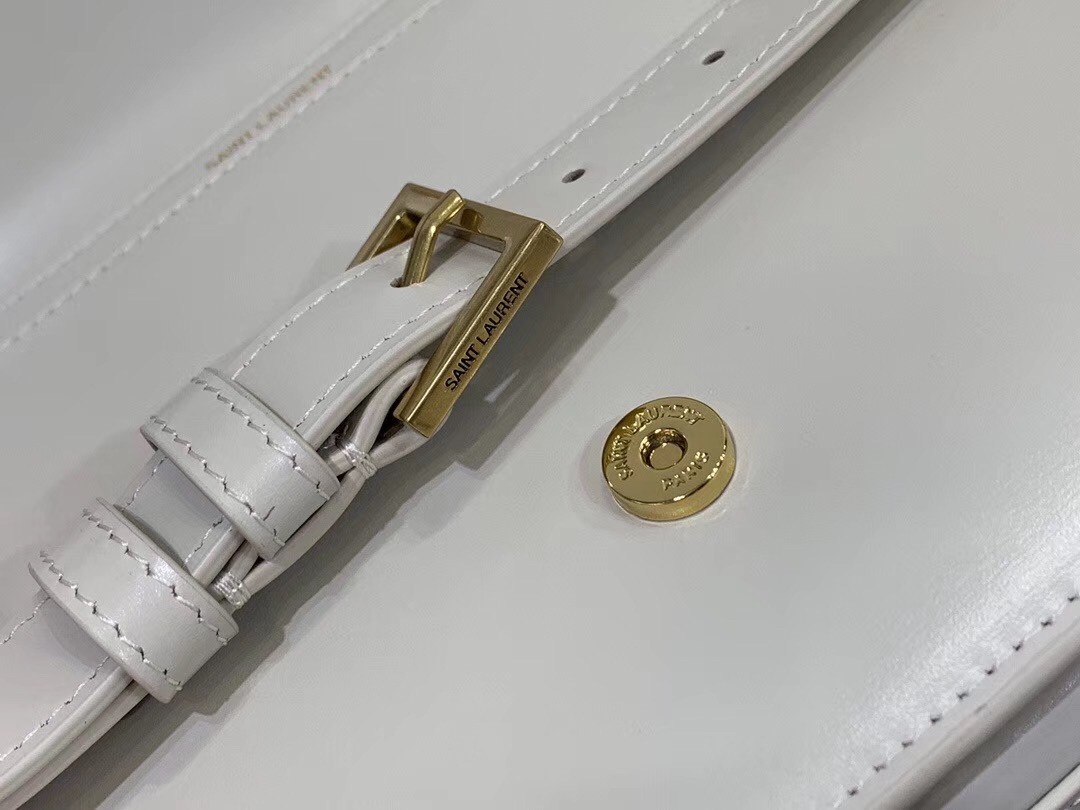 Sa**t Lau*nt le 61 medium saddle bag in white leather
