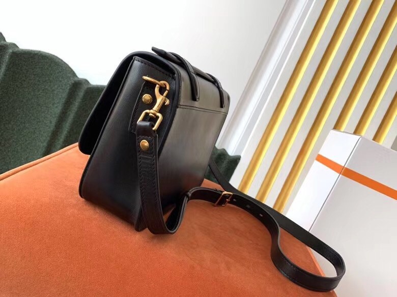 Sa**t Lau*nt school bag in black calfskin