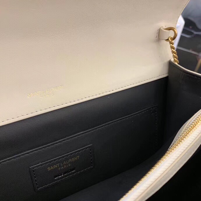 Sa**t Lau*nt victoire chain bag in ivory crinkled leather