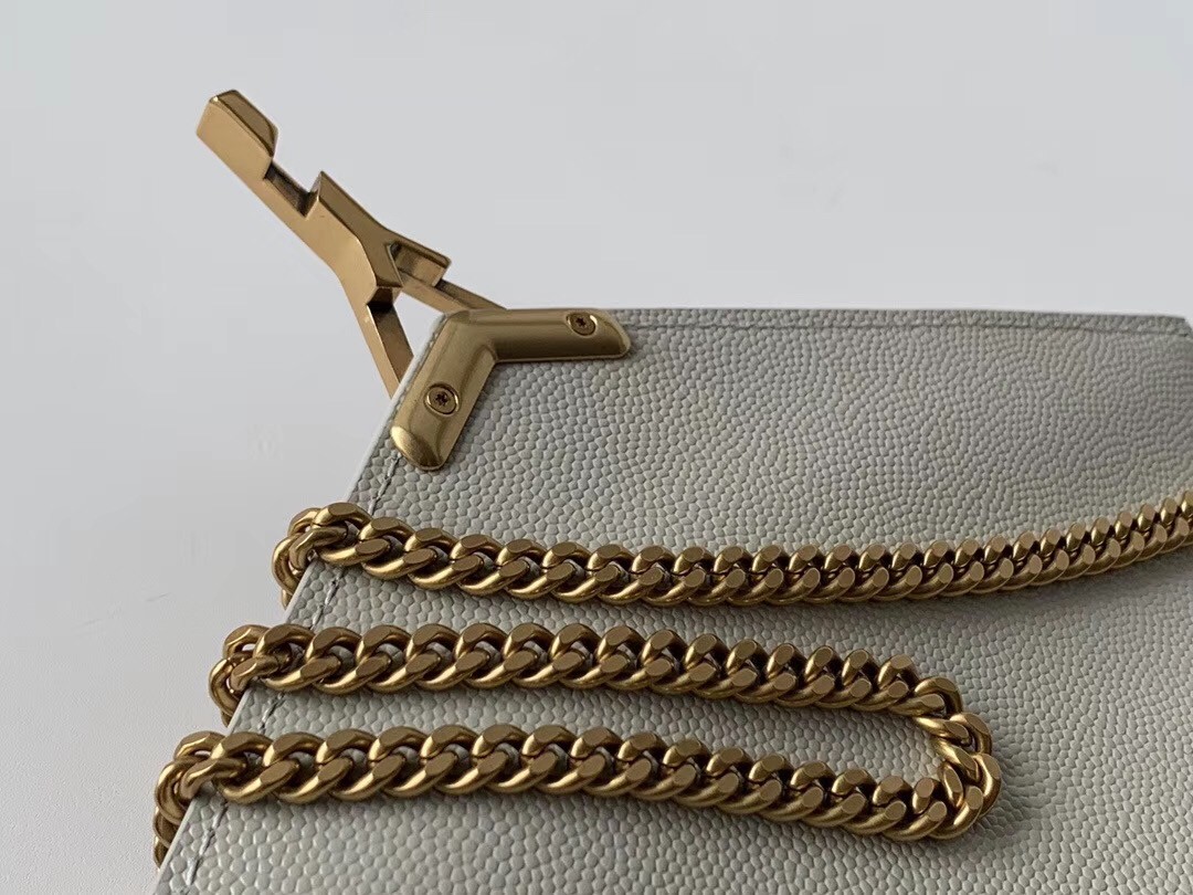 Sa**t Lau*nt woc cassandra chain wallet in white leather