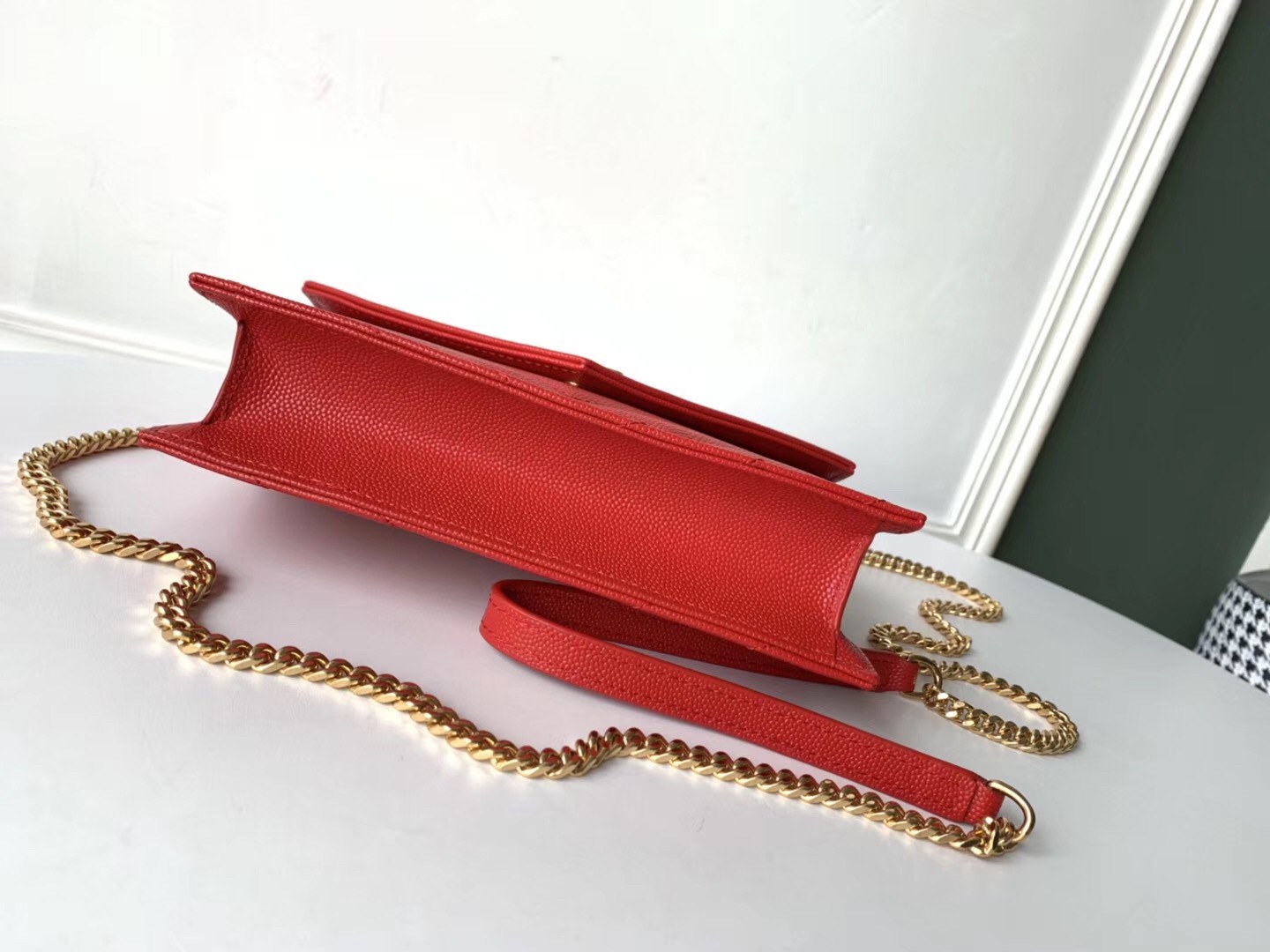 Sa**t Lau*nt woc envelope chain wallet in red leather