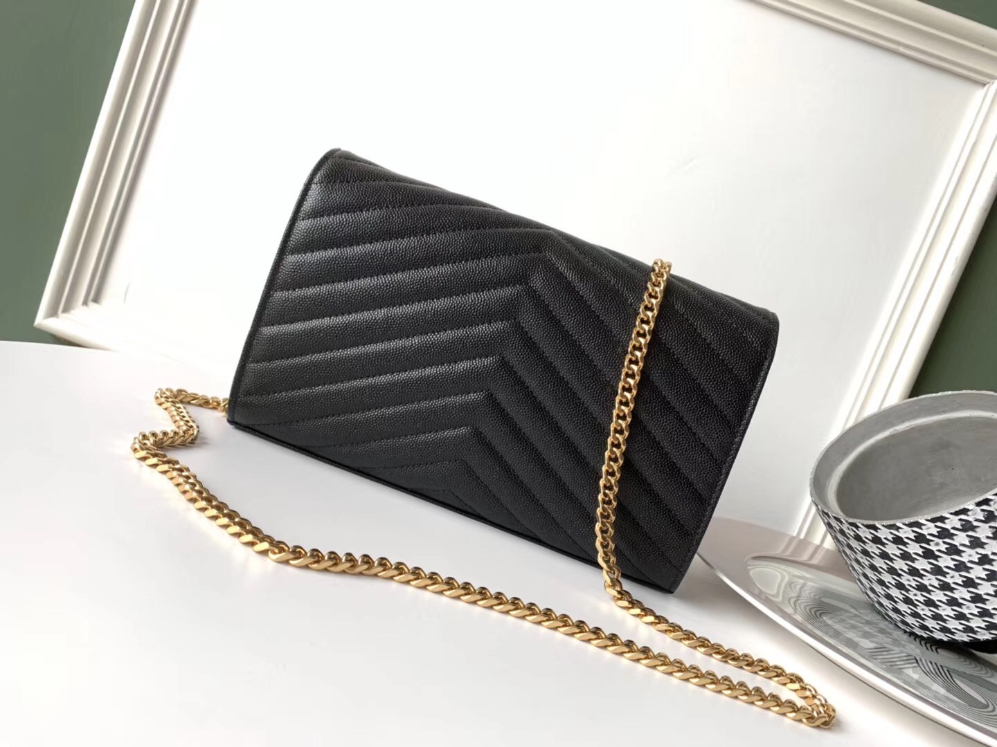Sa**t Lau*nt woc monogram chain wallet in black leather