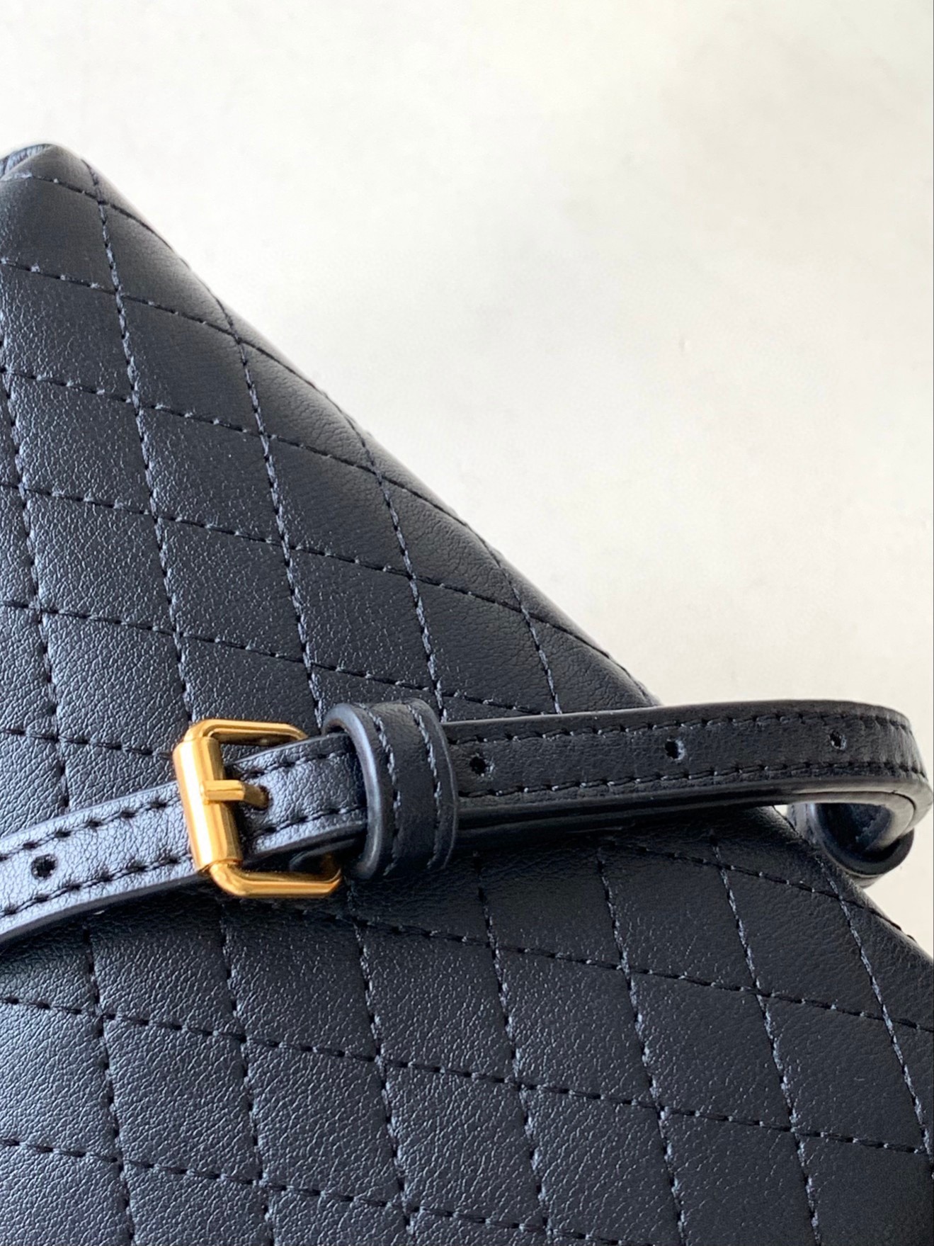 Sa**t Lau*nt gaby zipped pouch in black quilted lambskin
