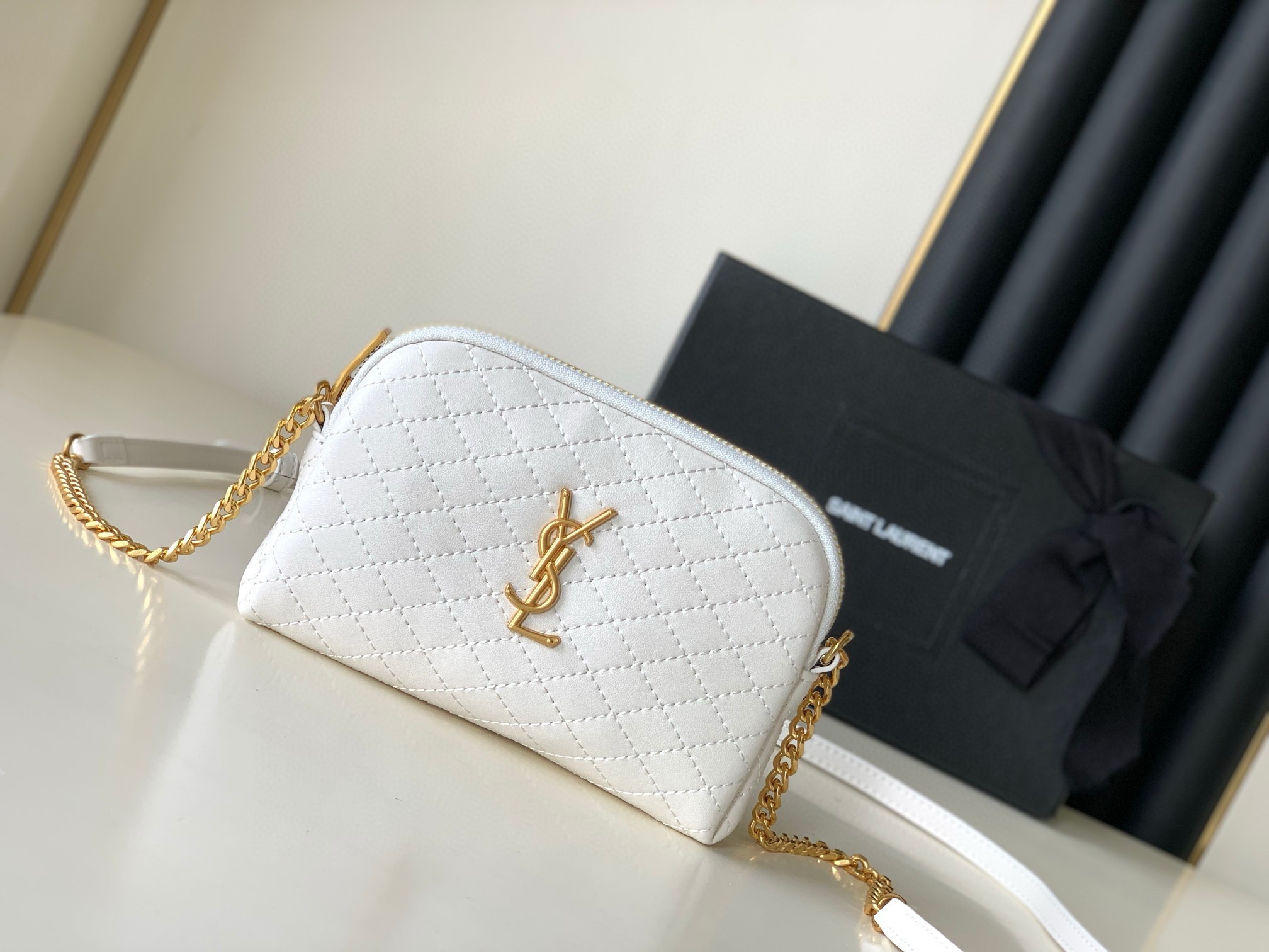 Sa**t Lau*nt gaby zipped pouch in white quilted lambskin