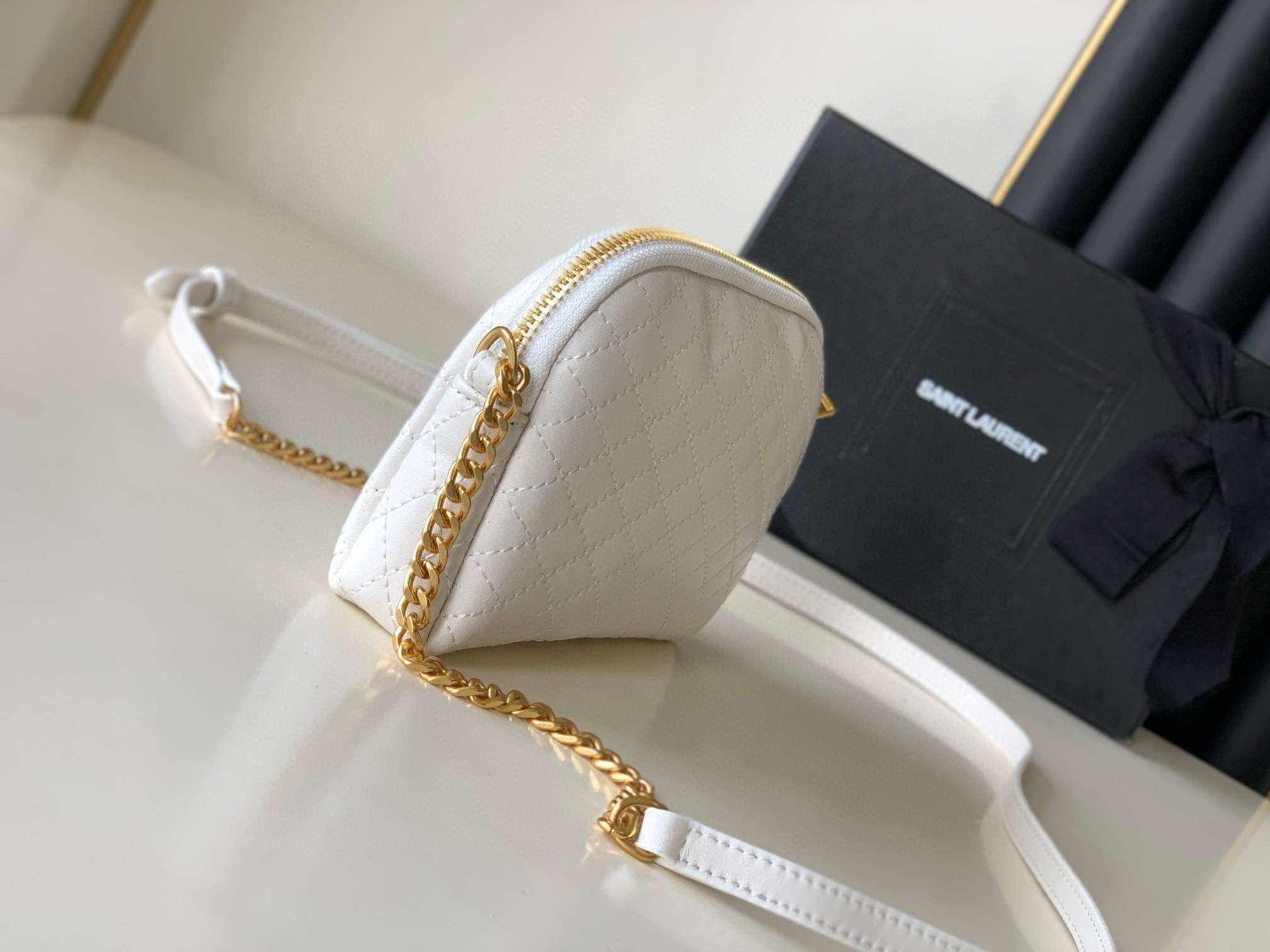 Sa**t Lau*nt gaby zipped pouch in white quilted lambskin
