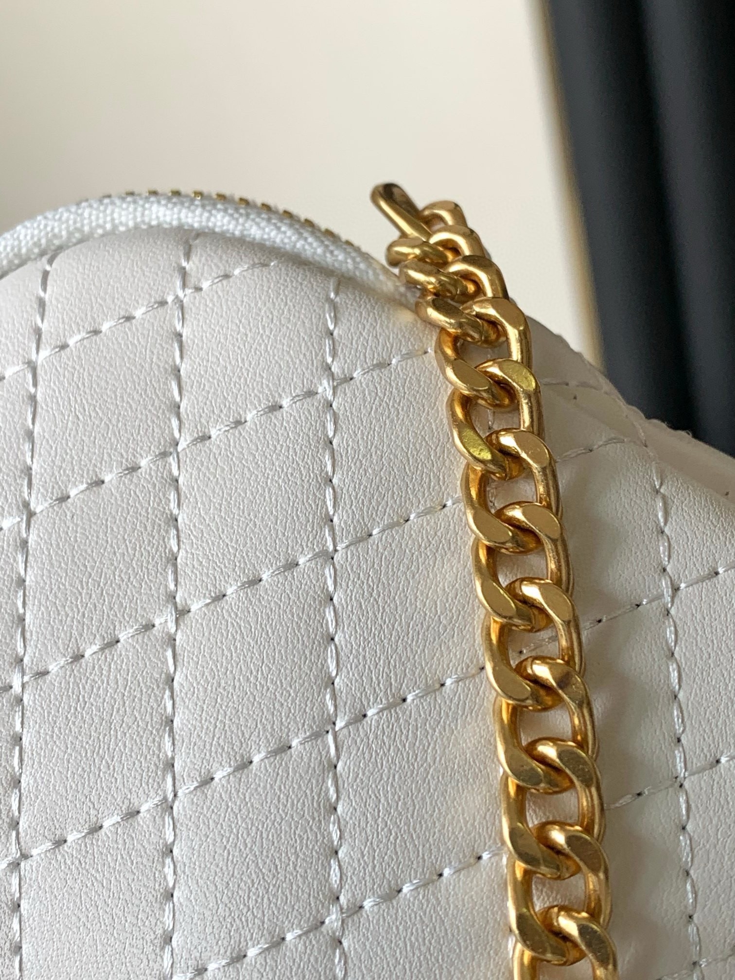 Sa**t Lau*nt gaby zipped pouch in white quilted lambskin