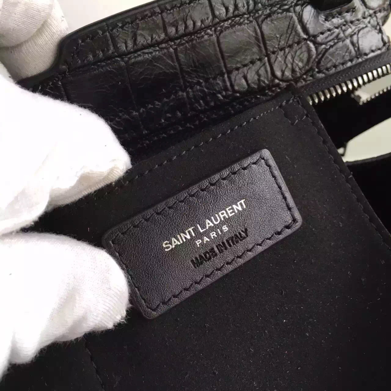 Sa**t Lau*nt small cabas y*l bag in black crocodile embossed leather
