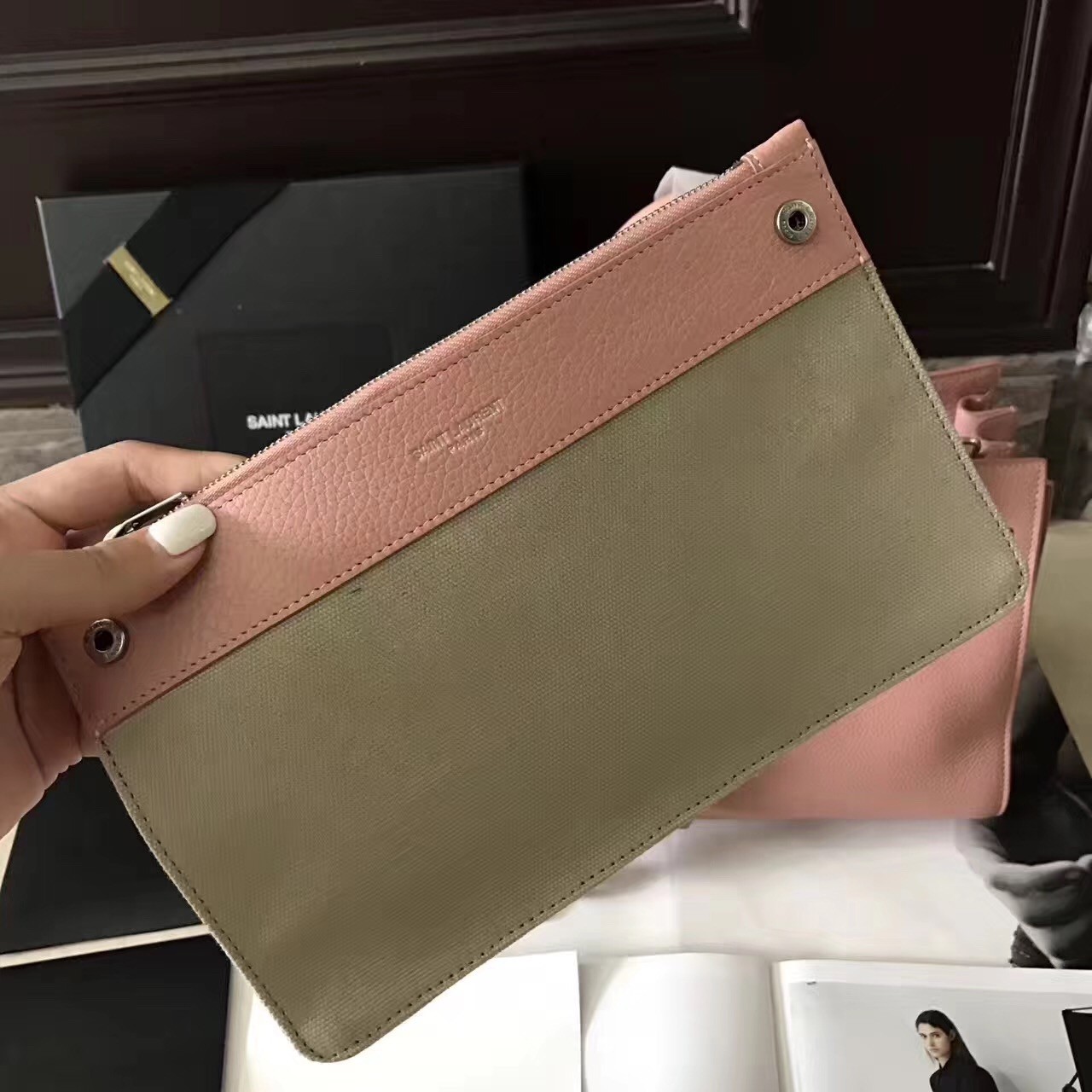 Sa**t Lau*nt baby sac de jour souple bag in nude grained leather