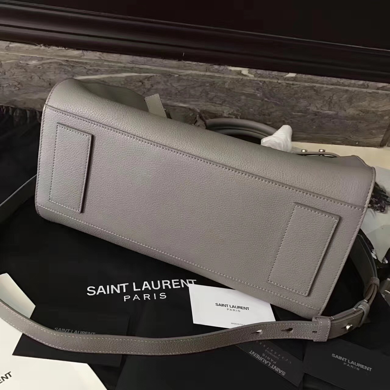 Sa**t Lau*nt small sac de jour souple bag in fog grained leather